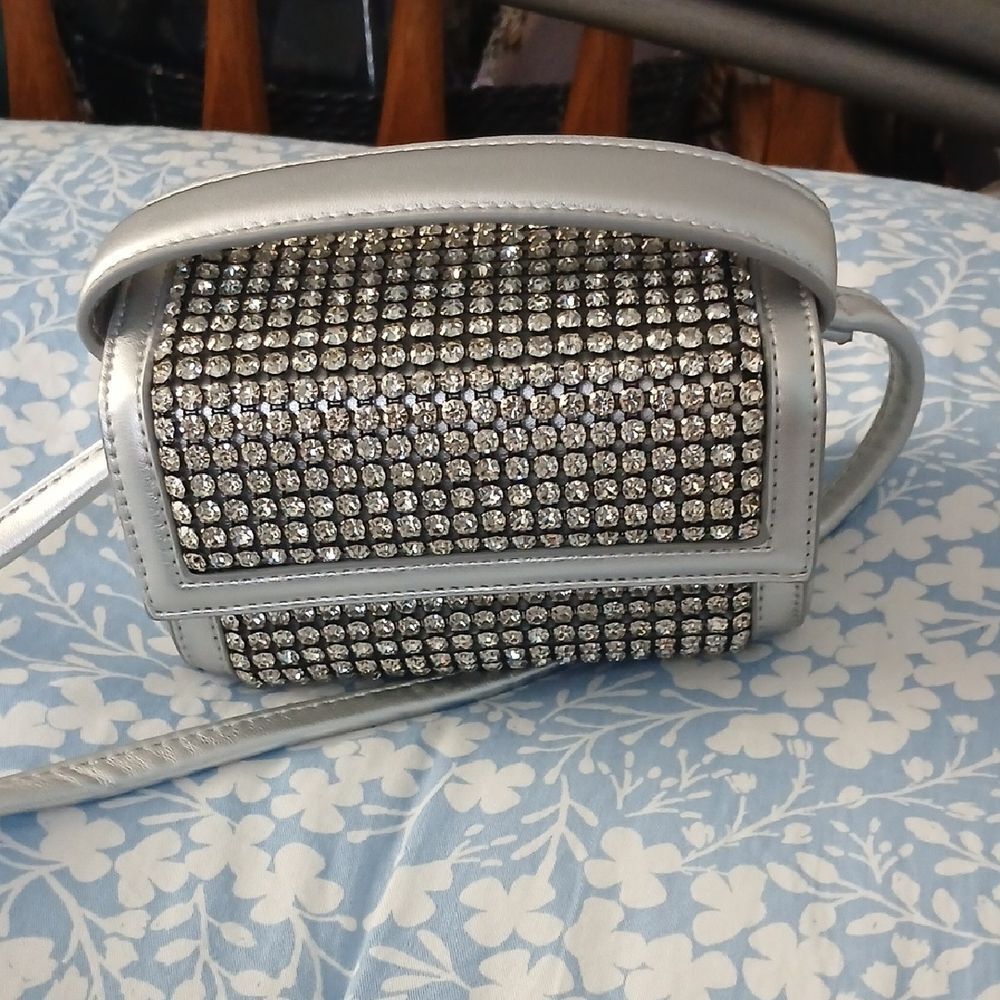 Glamorous Silver Crossbody Bag with Rhinestones